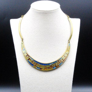 Collar monogramado modernista vintage de estudio de latón y vidrio dicroico fusionado