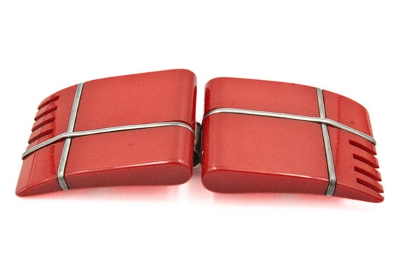 Sublime Carved Red Bakelite Antique Art Deco Silver Tone Belt