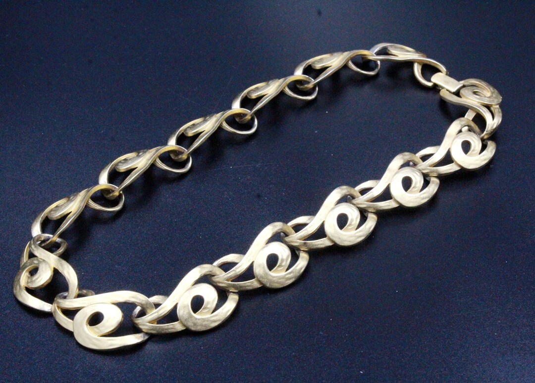 【完売商品】「anvivid plate necklace」ハッピーちゃん Year of the Rabbit Necklace – Peggy Li Creations
