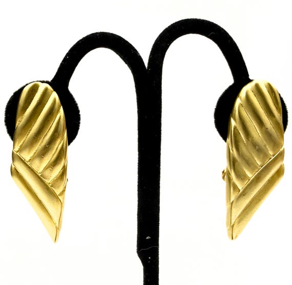 Vintage Stunning Ribbed Gold Plated Clip Earrings