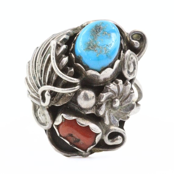 Alluring Vintage Native American Navajo Coral Sterling Silver Ring Alluring Vintage Native American Navajo Coral Sterling Silver Ring