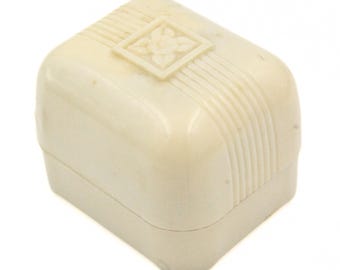 Antike Art-Deco-gepresste Zelluloid Beige Frühe Kunststoffblumen-Ringbox
