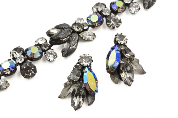 Stunning Regency Signed White Gray Iridescent Gla… - image 5