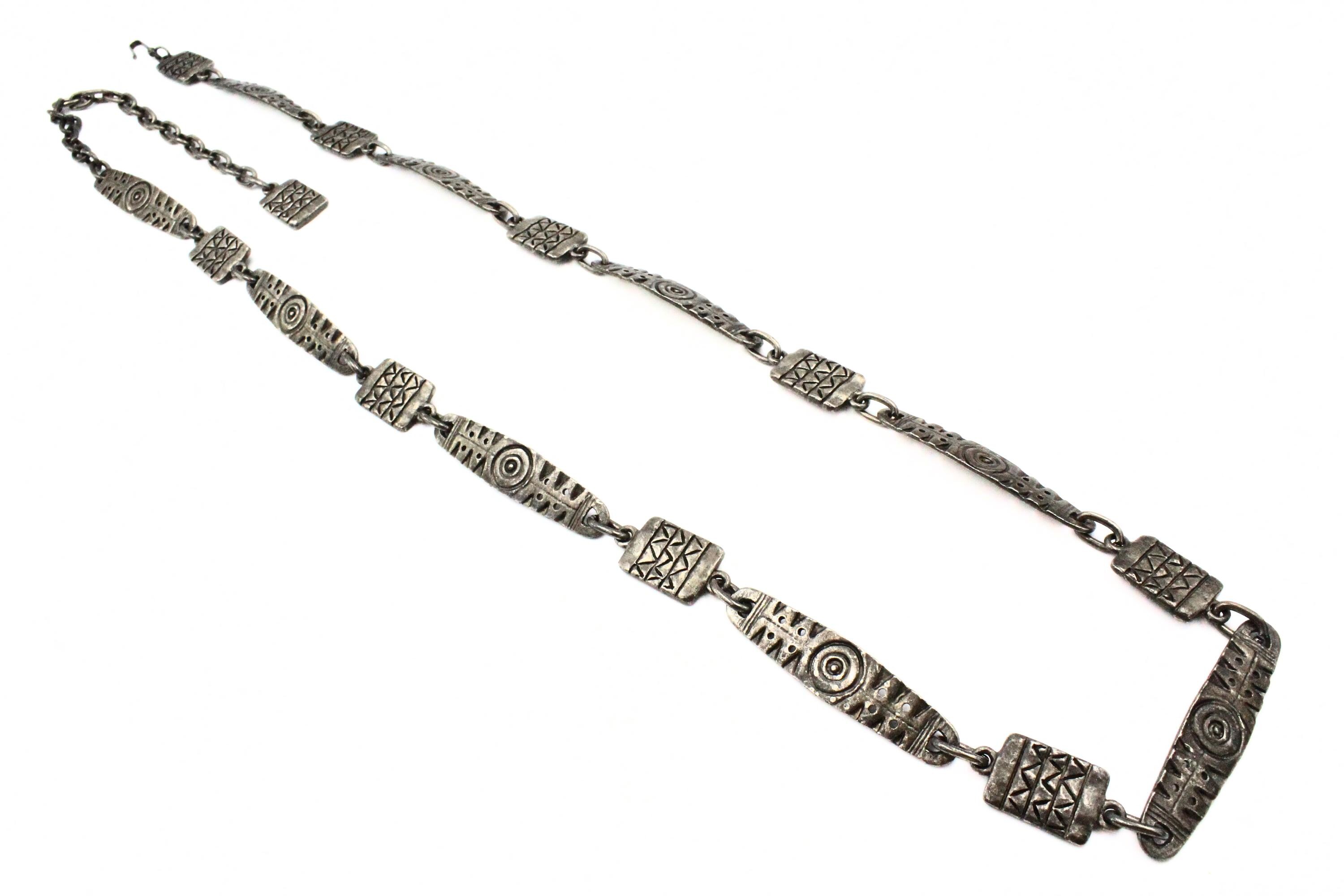 Chico’s Sculptural Medallion Chain Belt – Antiqued Silver Tone Magnificent Chico main image 2
