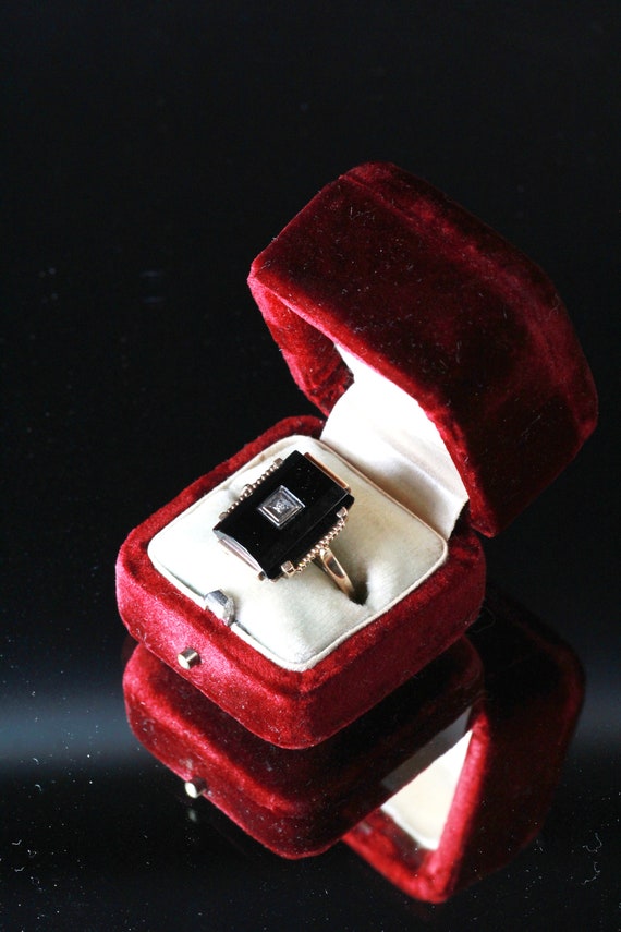 Antique Art Deco 10K Gold Onyx Diamond Ring - image 4