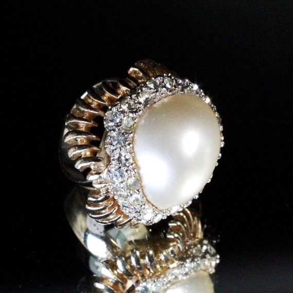 IPC Hallmarked Fabulous Faux Pearl Rhinestone Ring