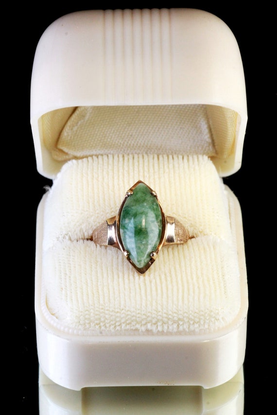 Antique Art Deco 10k Gold Green Jade Ring