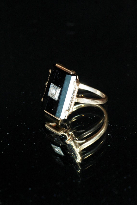 Antique Art Deco 10K Gold Onyx Diamond Ring - image 9