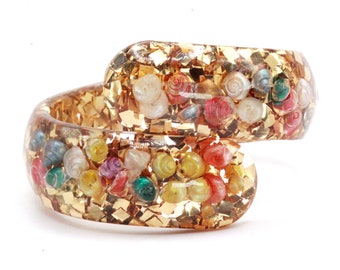 Vintage 50's Lucite Confetti Gold Flakes Glitter Shell Wrap Summer Beach Bracelet