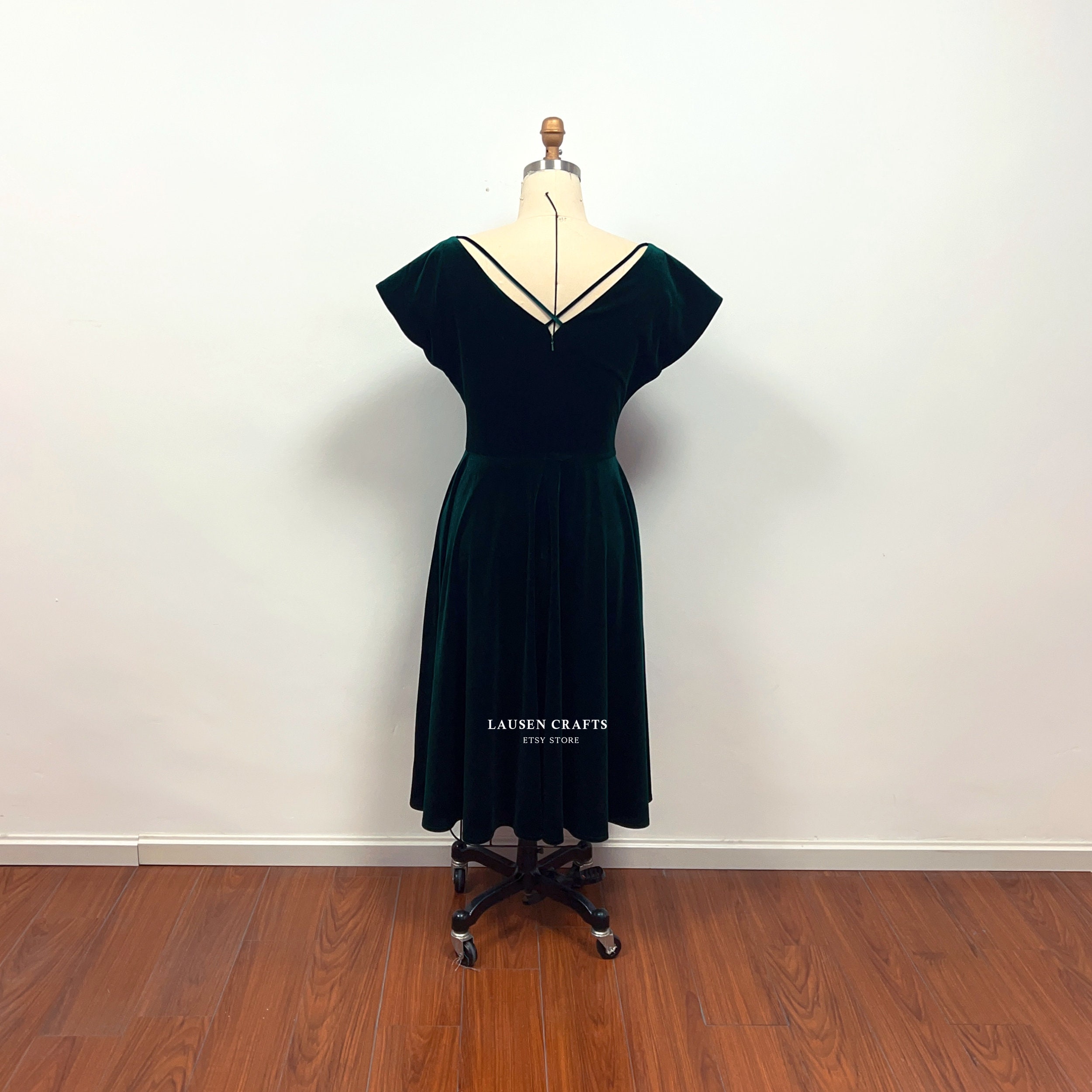 Betty Green Velvet Dress, White Christmas Outfit, Tea-Length 1950s Movie Style Betty Green Velvet Dress, White Christmas Outfit, Tea-Length 1950s Movie Style