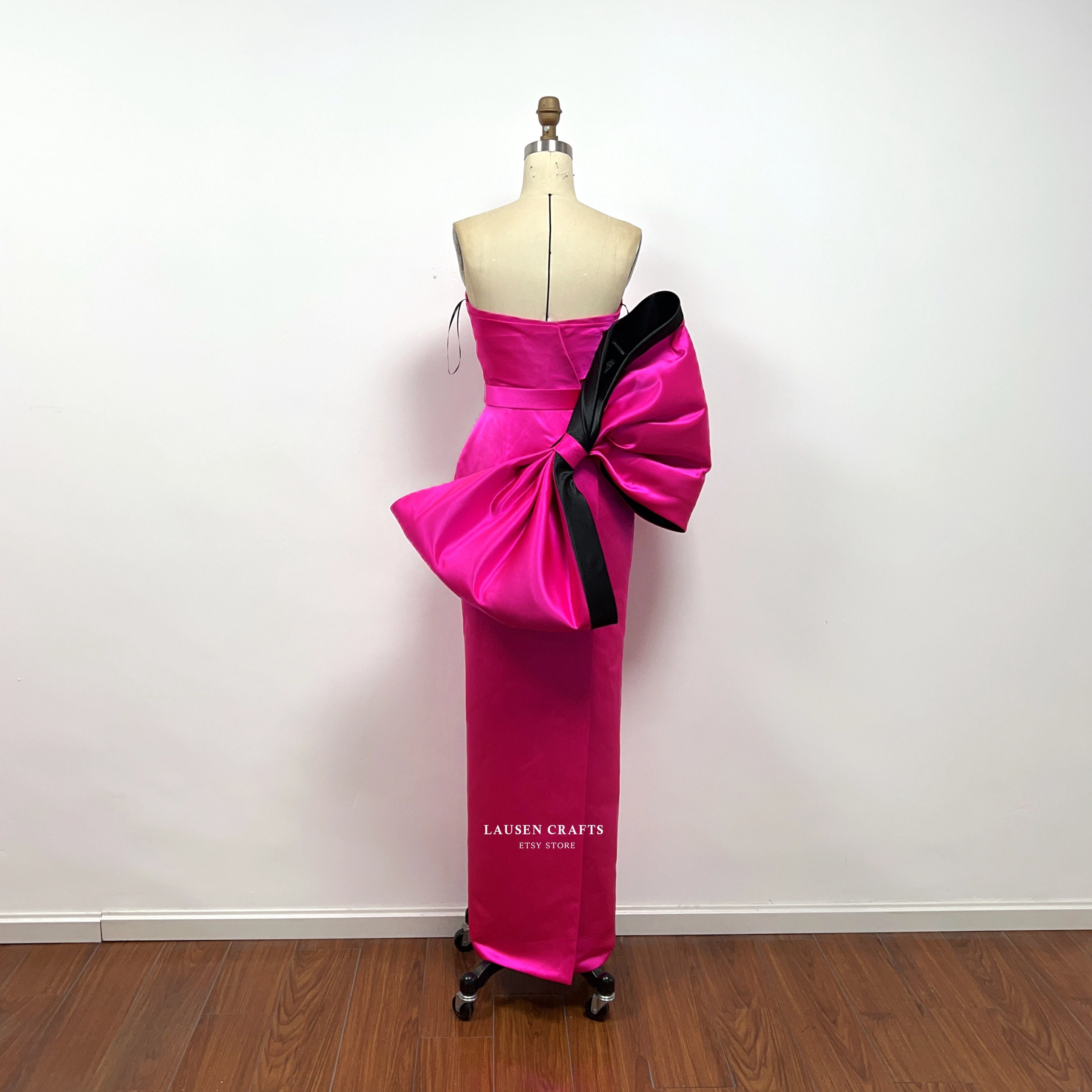 pink marilyn dress Story of a Dress: Gentlemen Prefer Blondes and Monroe She was adored and loved by many fans Did you know that Marilyn