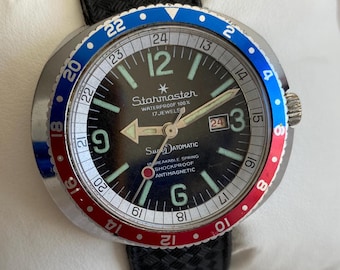 Vintage Taucheruhr: 1970s Pepsi Bezel, schwarzes Ziffernblatt, Handaufzug (43 mm)