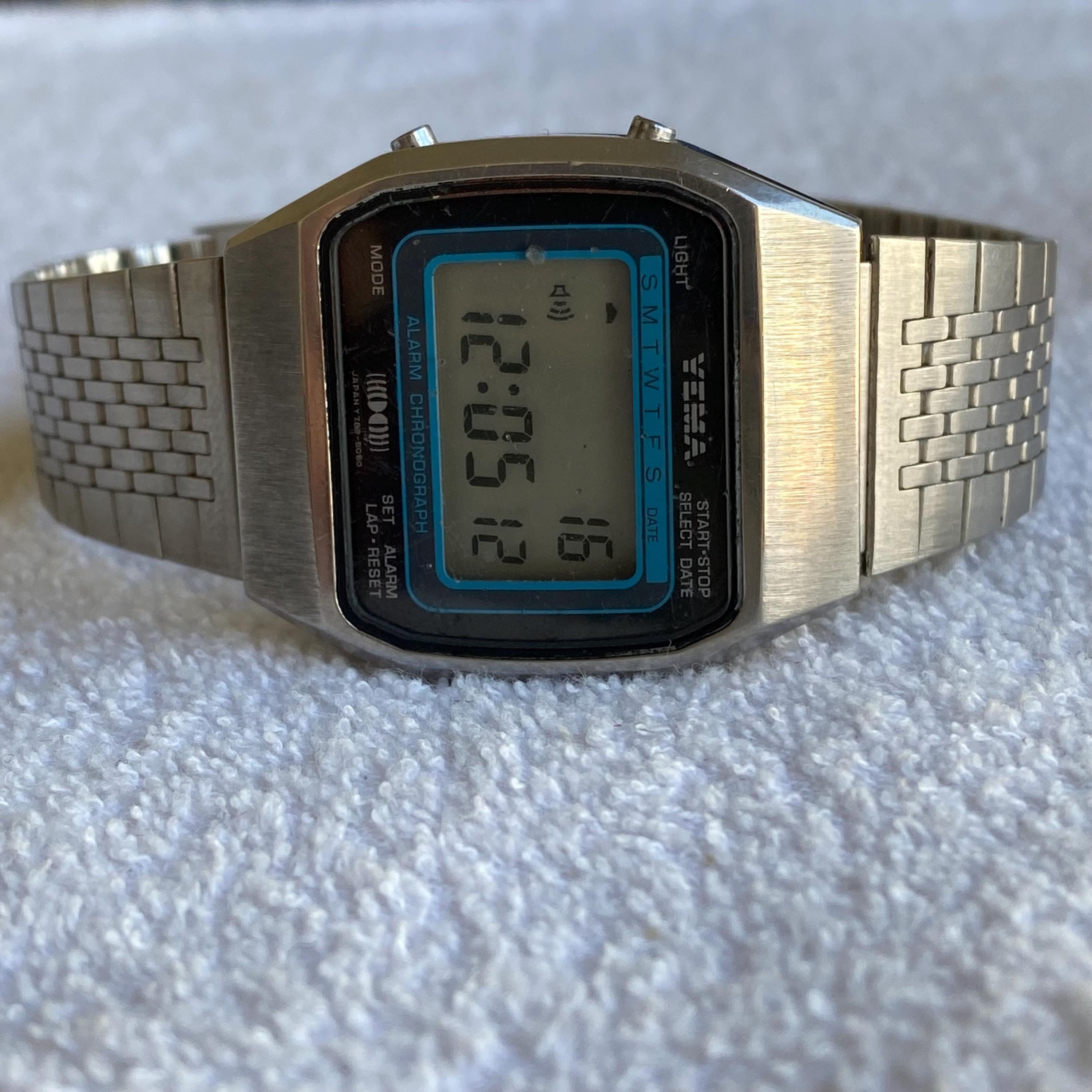 Montre Vintage Yema Quartz LCD Digitale - Années 80 - Acier Argenté