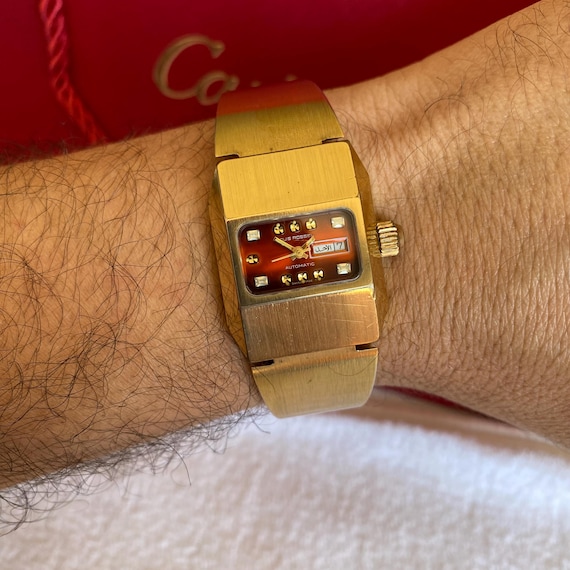 1970s Louis Rossel Automatic Watch – Red Dial Gold Tone Retro Bracelet Style View 3