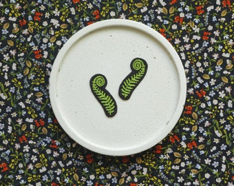 Patches FERN (2 pcs) for nature and forest lovers, interesting jewelry, cute accessories, iron-on, khaki
