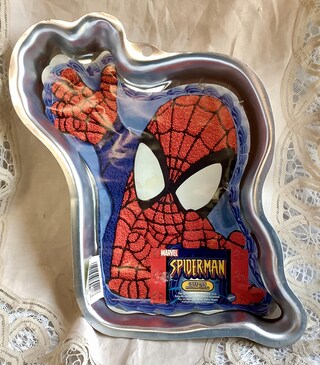 Set Tagliabiscotti Wilton Halloween: Ragno E Ragnatela (2 Pezzi) Per Dolci Spettrali