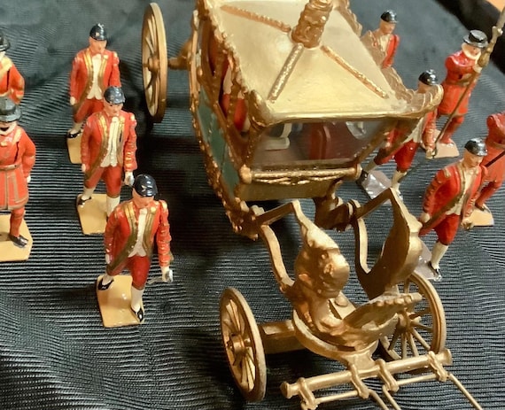 イギリスの骨董　コーチャセット Britain's Complete Coronation Coach 1937 King George VI With