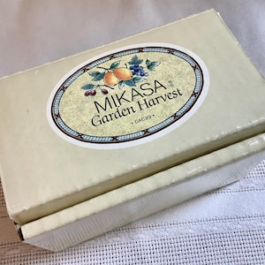 Mikasa Garden Harvest Set of 4 Ceramic Napkin Rings Table Decor #CAC29 Fruit and Berries