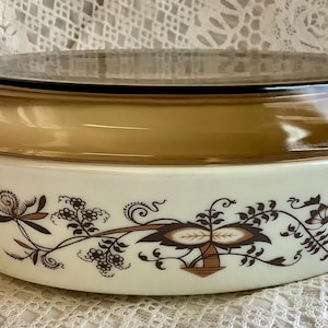 Pyrex Brown Vine Pattern Lidded Brown Glass Oval Casserole Dish Made in England