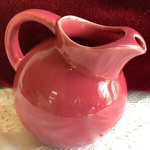 Very Rare T.G.Green & Co. Ltd. Church Gresley England Cornwall Small Red Solid Coloured Creamer Tilted Ball 1940 Ceramic Rare Find