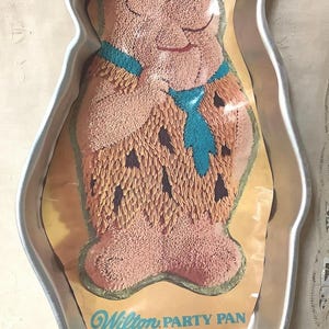 Wilton Enterprises Hanna Barbera Productions Inc. Fred Flintstone Cake Pan 1975 Cartoon Character Baking Party #502-189