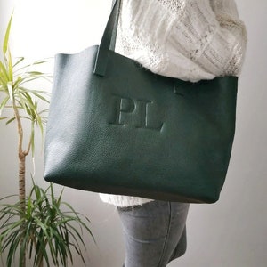 Leder Tragetasche. Vollrindledertasche. Individuelle Ledertasche von Hand gefertigt. Ledertasche mit Personalisierung. Leder Portemonnaie Tasche.