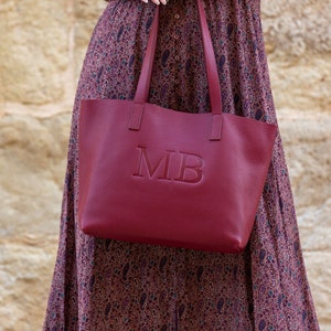 Monogram leather tote for women, Personalized leather bag with initial, Leather tote bag for gift, Daily leather bag.