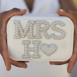 Personalized Jewelry Box, Bridesmaid Gift, Wedding Favors, Custom pearls Jewelry Box, Travel Jewelry Case, Bride gifts, wedding gifts-pearls