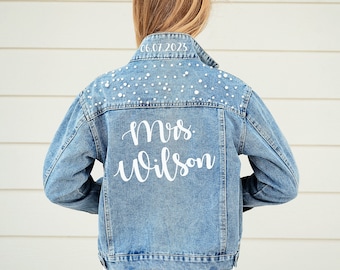 Mrs Custom Denim jacket with pearls, Bridal Jean Jacket, Customized Denim jacket, Wedding jacket, Gift for Bride, Personalized jacket-pearls