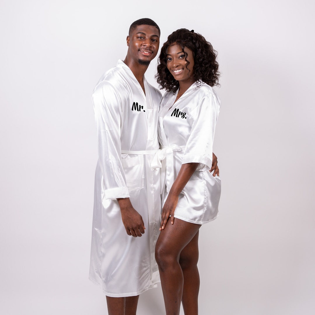 Custom Mr and Mrs Matching Satin Robes, Groom and Bride Satin Robes ...