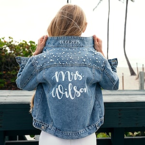 Mrs Custom Jacket, Bridal Jean jacket, Wedding Jacket for Bride, Denim Pearls Jacket, Plus size jackets, Mrs Jean jacket, Bride gift, Bridal shower gift, Bachelorette gift, Date under the collar, Bride to be gift, Wedding gift, Mrs Jacket