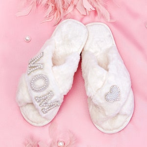 Mom Slippers, Mother&#39;s Day gifts, Gift for Mom, Mother Gifts, Mother of the Bride gifts, Mother of the Groom Gifts, mom slippers with pearls