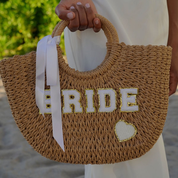 Mrs Beach Bag, Custom Bride Straw Bag, Honeymoon bag, Custom bag, Bride Gift, Wedding gift, Bridal shower Gift, Straw Bride bag- fluffy pat