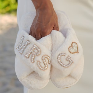 Bridal Mrs Slippers: Custom Pearl Letter Fluffy Wedding Slippers
