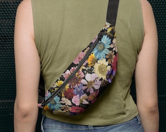 Pressed Flowers Fanny Pack, Floral Fanny Pack, Floral Belt Bag, Crossbody Fanny Pack, Wildflowers Belt Bag, Wild Flowers Bag, Wildflower Bag