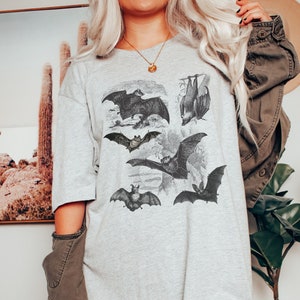 Halloween TShirt, Bat Shirt, Bats T Shirt, Halloween Shirt, Halloween Tee, Trick or Treat Shirt, Spooky Season Shirt, Halloween Aesthetic