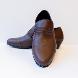Handmade Brown Leather Oxford Shoes: Elegant Men's Dress Shoes