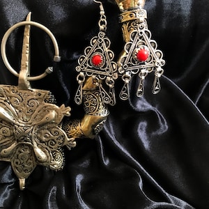 Beautiful ethnic earrings, vintage tribal earrings, Moroccan earrings, Berber jewelry, boho earrings, handmade earrings.