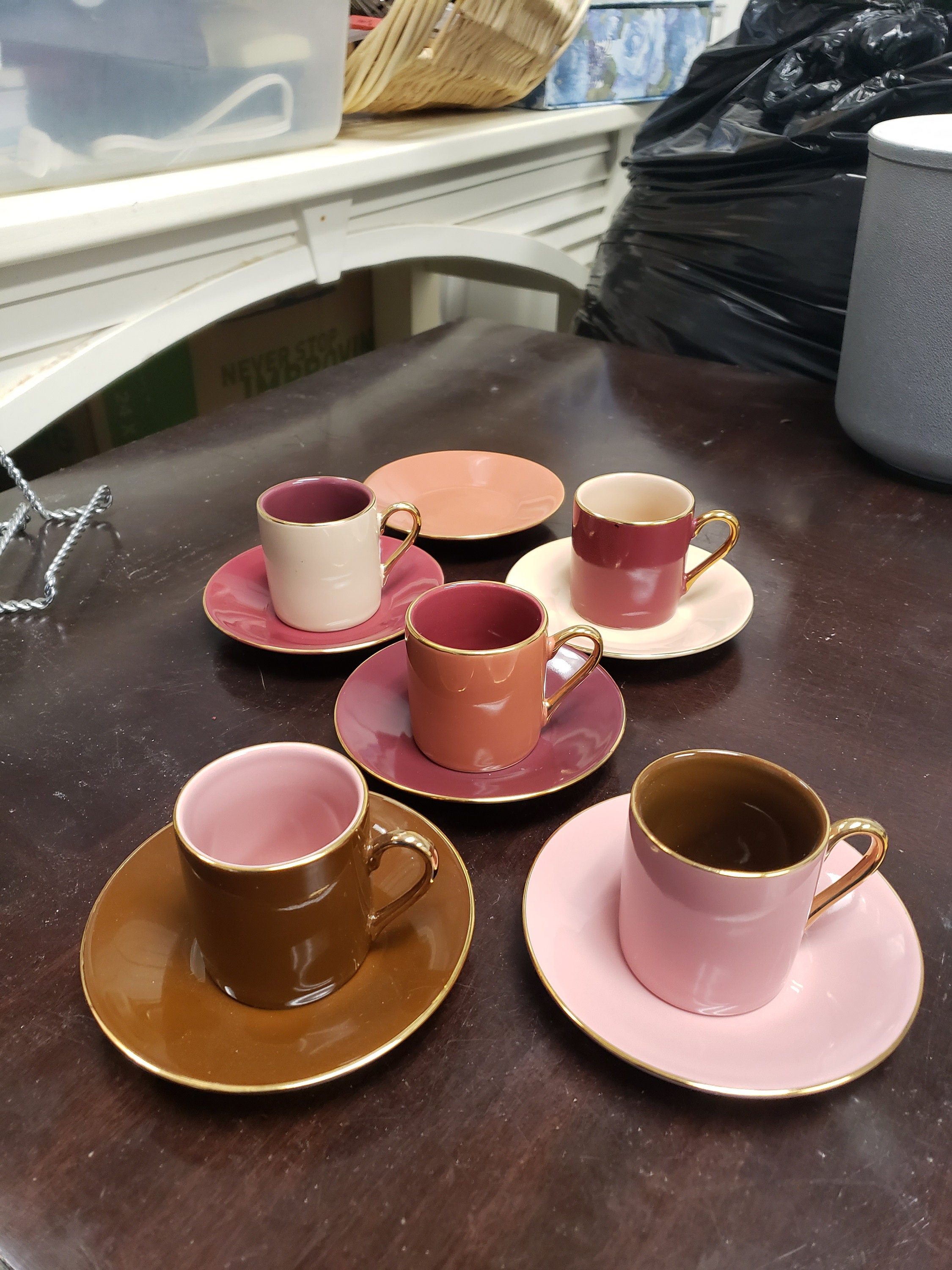Set of 5 Classic Coffee and Tea Espresso Cups With Saucers and 1 Extra