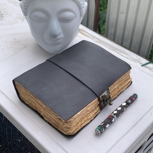 Handmade Leather Journal Antique Deckle Edge Paper Vintage Lock Closure Diary Writing Notebook Travel Journal Gift for Writers & Artists