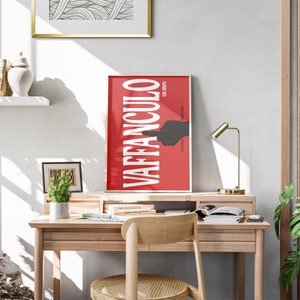 Cartel imprimible gesto de mano italiano Vaffanculo, impresión de frase italiana divertida, palabras italianas dedo medio impresión tipográfica roja imagen 8