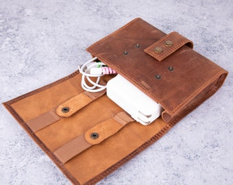 Organizador de Cabos Personalizado em Couro, Bolsa Organizadora Premium para Carregador, Presente Ideal para Viajantes, Empresários e Padrinhos de Casamento, Estojo para Mouse de Macbook