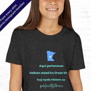 Camiseta juvenil multilingüe "You Belong Here" - Minnesota Welcome