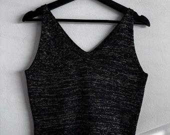 Shimmering  black tank top | V-neck sleeveless shirt
