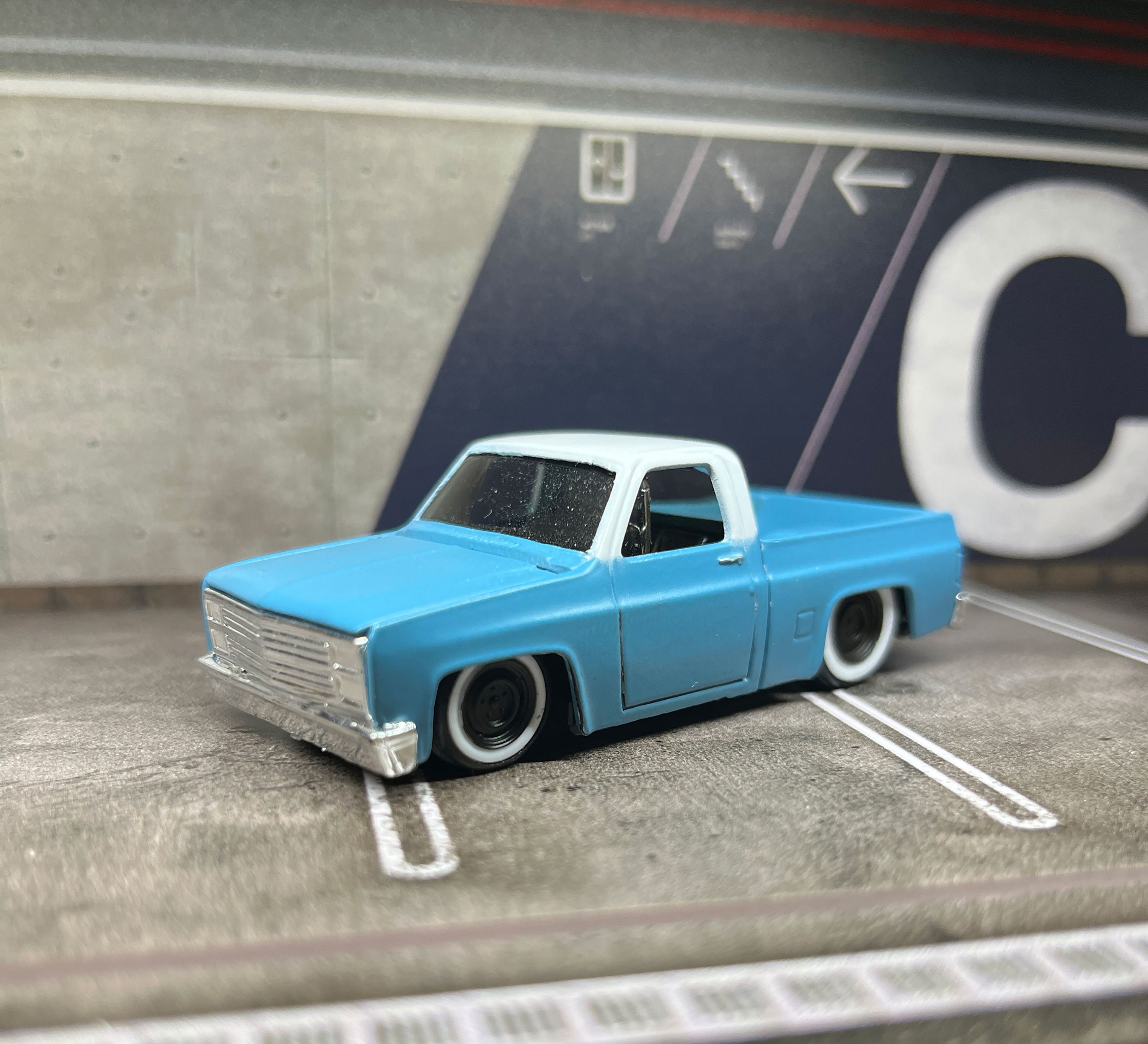 Hot wheels square body 2025