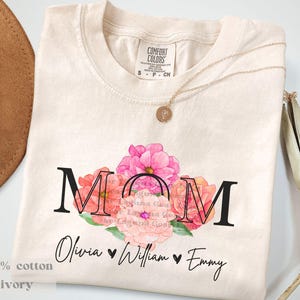 Personalized Mom Shirt With Kids Name, Custom Mom Shirt for Mom Flower Shirt, Floral Mom Shirt, New Mom Shirt, Mothers Day Shirt, Mom TShirt