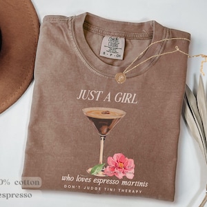 Espresso Martini Shirt, Espresso Martini Lover, Espresso Martini Top, Martini Tee-Shirt, Martini Lovers Shirt, Martini Shirt Gift, Cocktail
