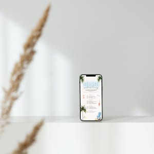 Peut inclure: Un smartphone affichant un agenda num&eacute;rique avec le texte "MIAMI" et "itin&eacute;raire original" sur une surface blanche. L'agenda pr&eacute;sente un th&egrave;me tropical avec des palmiers, une chaise de plage et d'autres ic&ocirc;nes estivales.