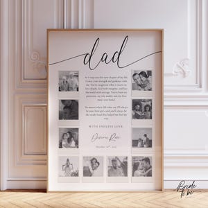 以下が含まれることがあります： 「dad」の文字がエレガントな筆記体で書かれたフレーム入りのプリント。心温まるメッセージといくつかの白黒写真が含まれています。フレームは温かみのある金色です。