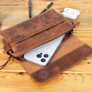 Leather Wallet Clutch for Men Women, Genuine Unisex Leather Travel Wrist Bag, Wristlet with Zipper,Luxury Leather Wallet, Birthday Gift